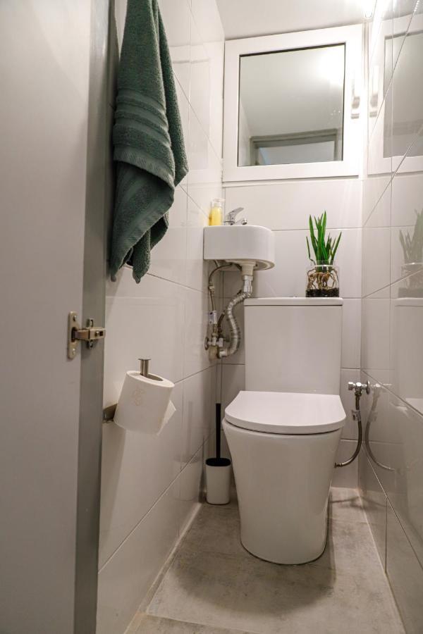 Newly Renovated Apartment 7 Min Walk From Acropolis Атина Екстериор снимка
