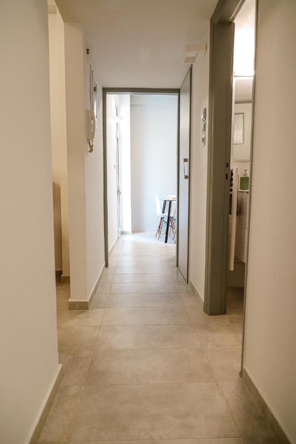 Newly Renovated Apartment 7 Min Walk From Acropolis Атина Екстериор снимка