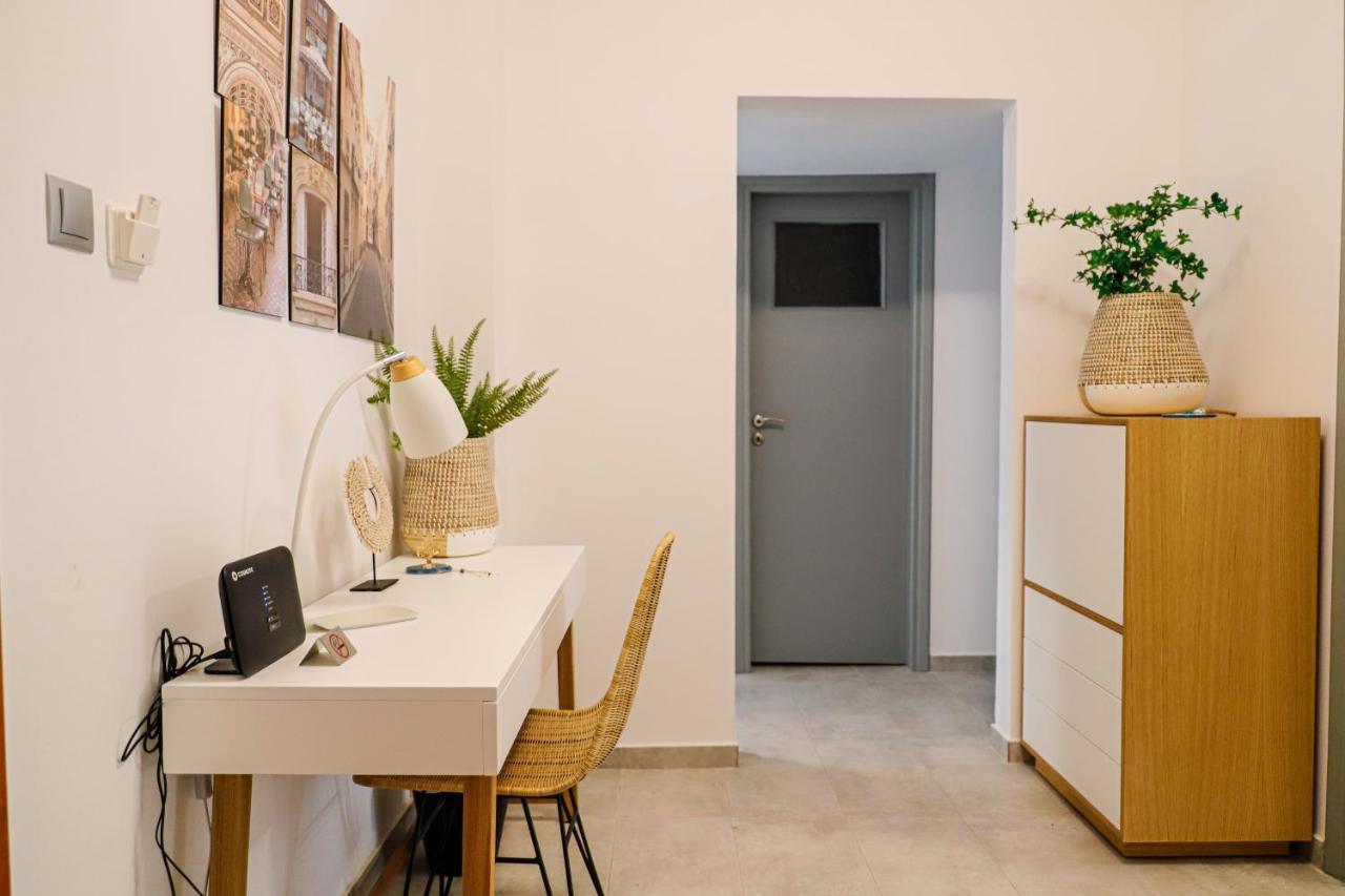Newly Renovated Apartment 7 Min Walk From Acropolis Атина Екстериор снимка